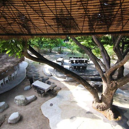 Naidee Sculptured Huts Hotel Hua Hin Eksteriør billede